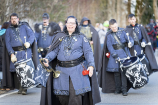 Reichsstadt - Fanfaren Isny e.V. 1990 auf dem eigenen 2. Dämmersprung (Faschingsumzug)