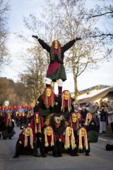 Pyramide der NZ Immenried e.V. auf dem eigenen 2. Dämmersprung (Faschingsumzug)