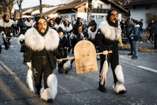 NZ Gurreschinder Opfenbach e.V. auf dem eigenen 2. Dämmersprung (Faschingsumzug)