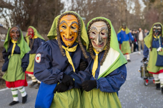 Hochbucher Obsthexen e.V. auf dem eigenen 2. Dämmersprung (Faschingsumzug)